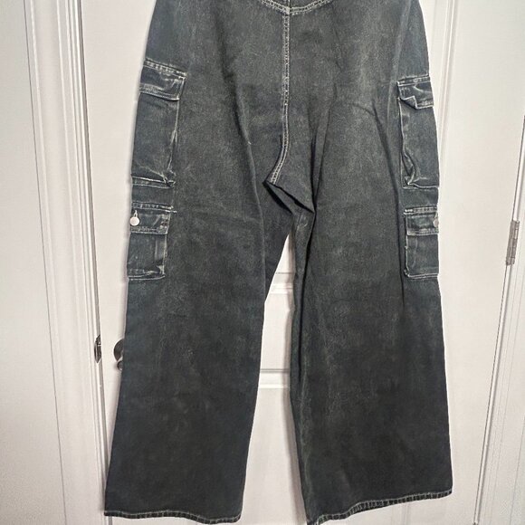 FASHION NOVA LILY HIGH RISE CARGO JEANS-unworn - Picture 7 of 10